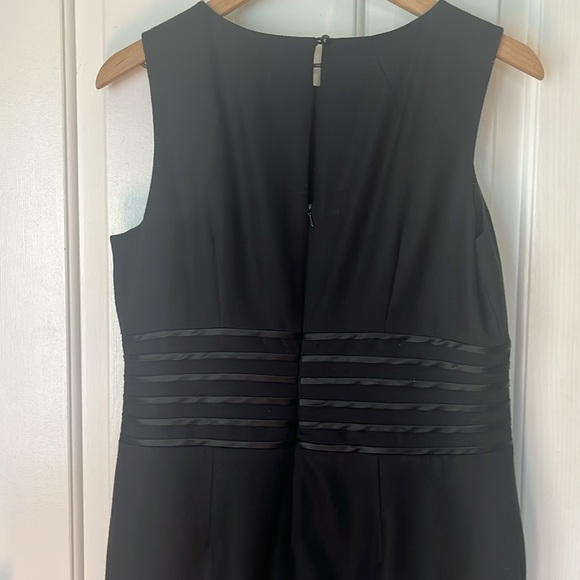 Banana Republic | Wool Sleeveless Black Sheath Dress Size 12P Classic Office - Picture 4 of 11